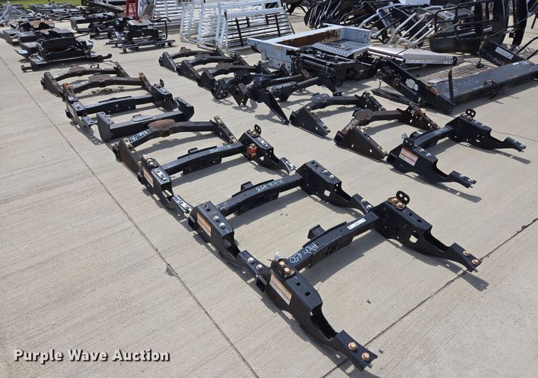 image for item EL5643 (17) receiver hitches