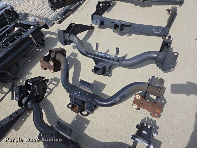 image for item EL5643 (17) receiver hitches