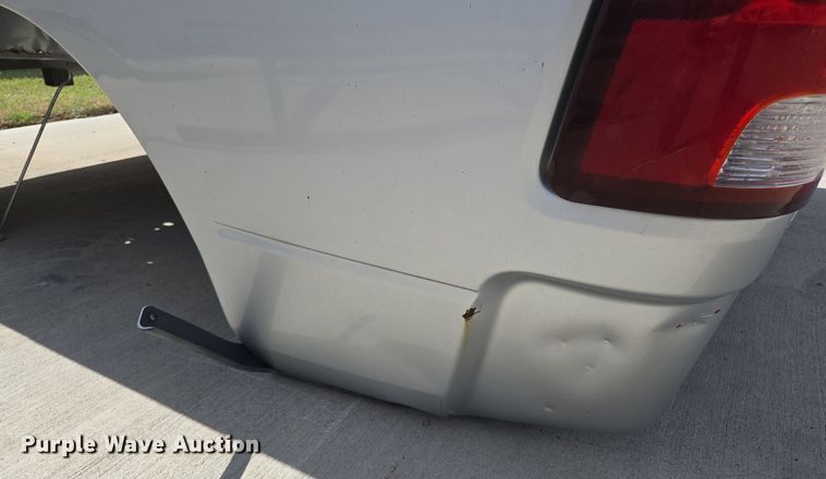 image for item EL5649 Pickup truck bed