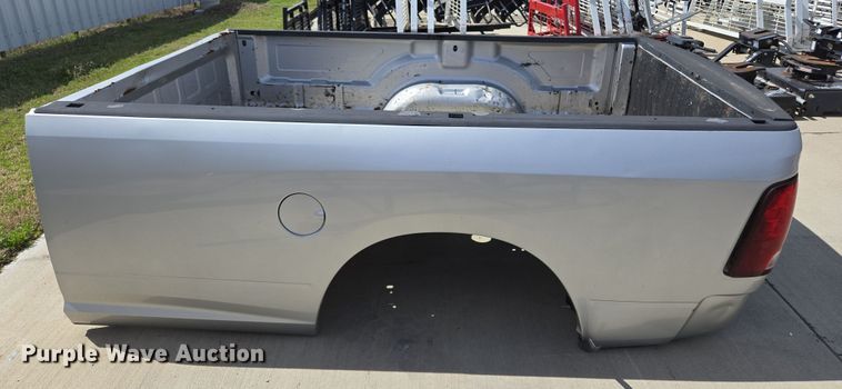 image for item EL5649 Pickup truck bed