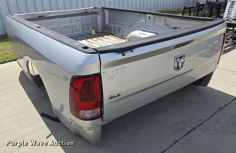 image for item EL5649 Pickup truck bed