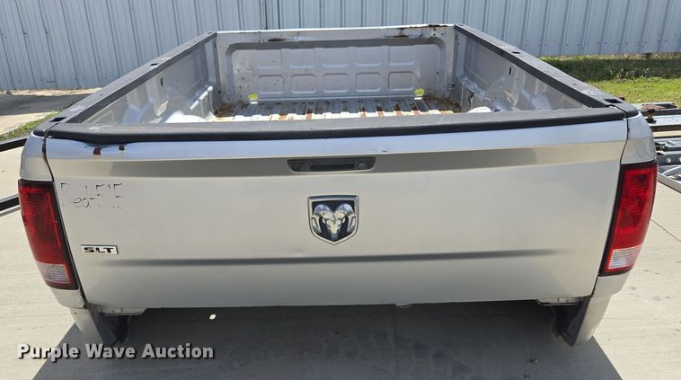 image for item EL5649 Pickup truck bed