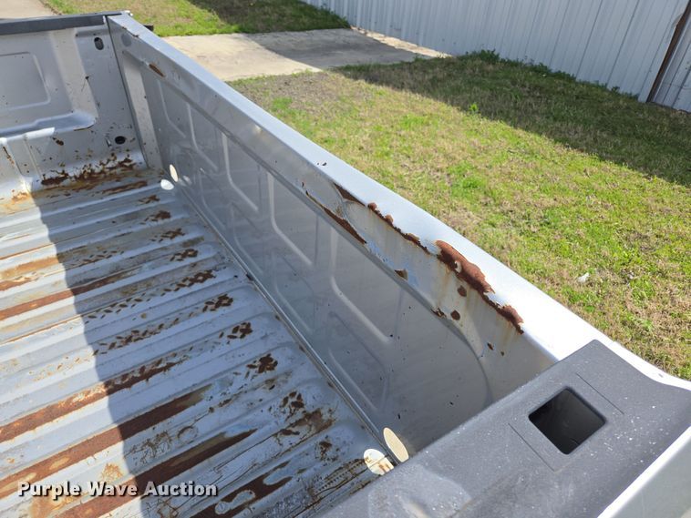 image for item EL5649 Pickup truck bed