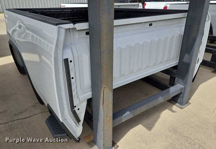 image for item EL5651 Pickup truck bed