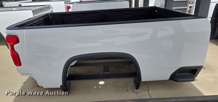 image for item EL5651 Pickup truck bed