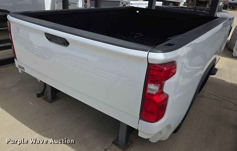 image for item EL5651 Pickup truck bed