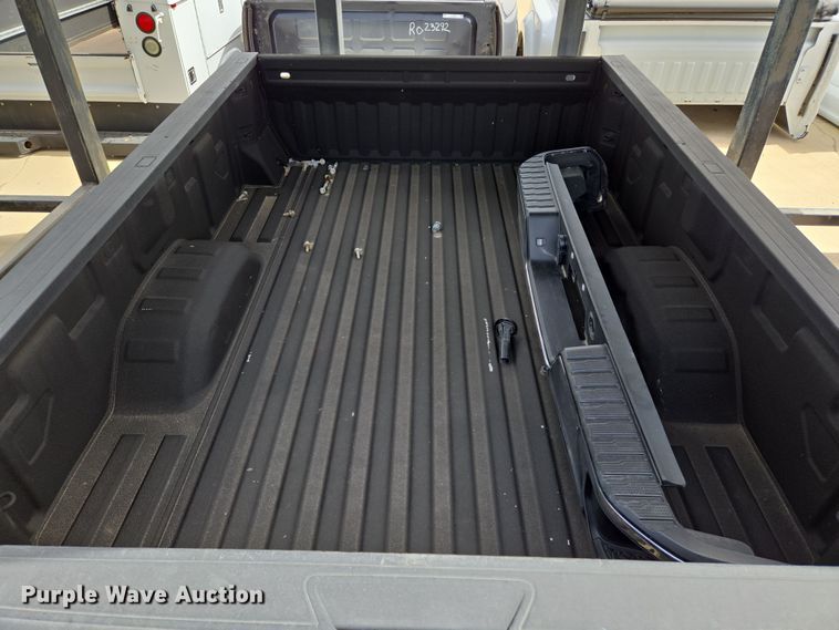 image for item EL5651 Pickup truck bed