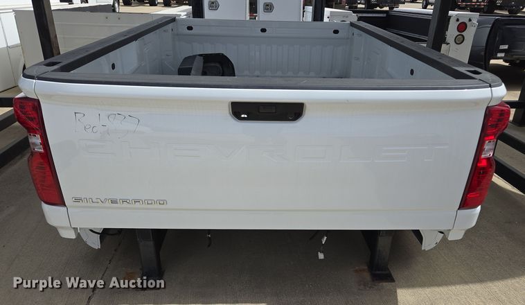 image for item EL5652 Pickup truck bed