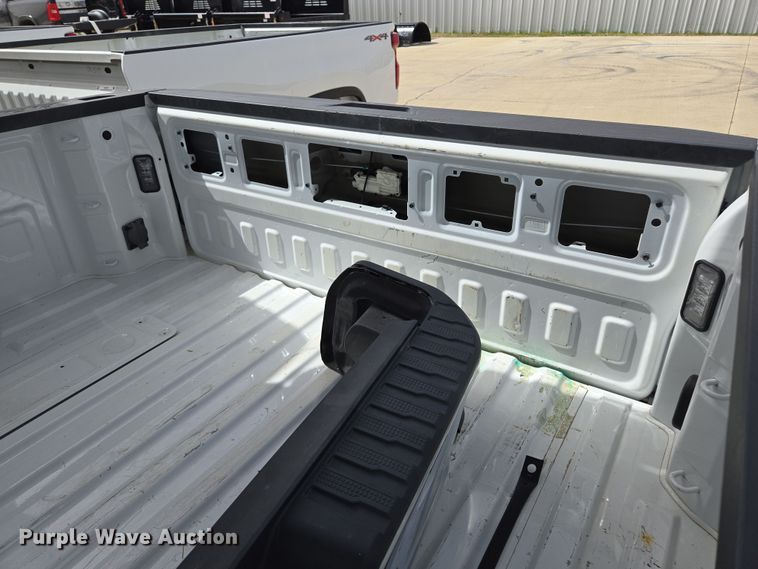 image for item EL5652 Pickup truck bed