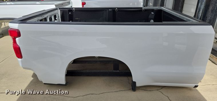 image for item EL5653 Pickup truck bed