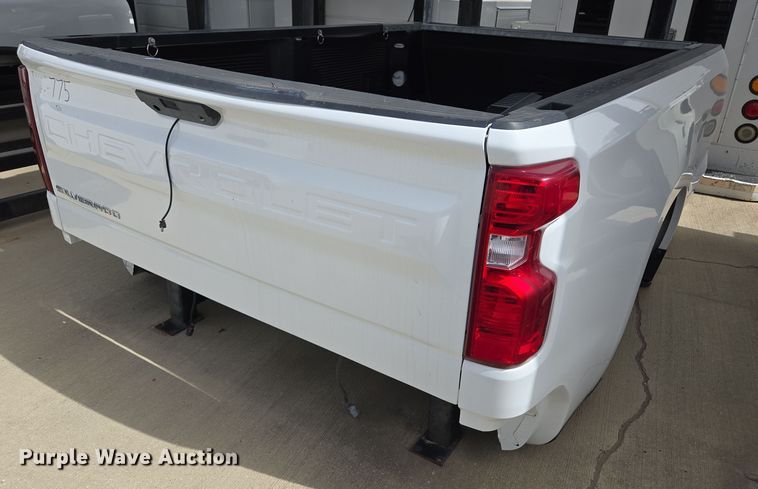 image for item EL5653 Pickup truck bed