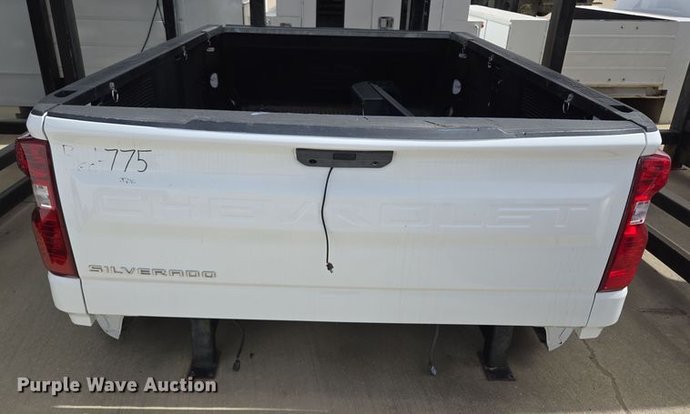 image for item EL5653 Pickup truck bed
