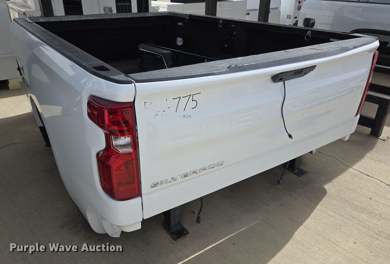 image for item EL5653 Pickup truck bed