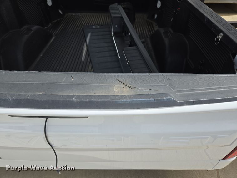 image for item EL5653 Pickup truck bed