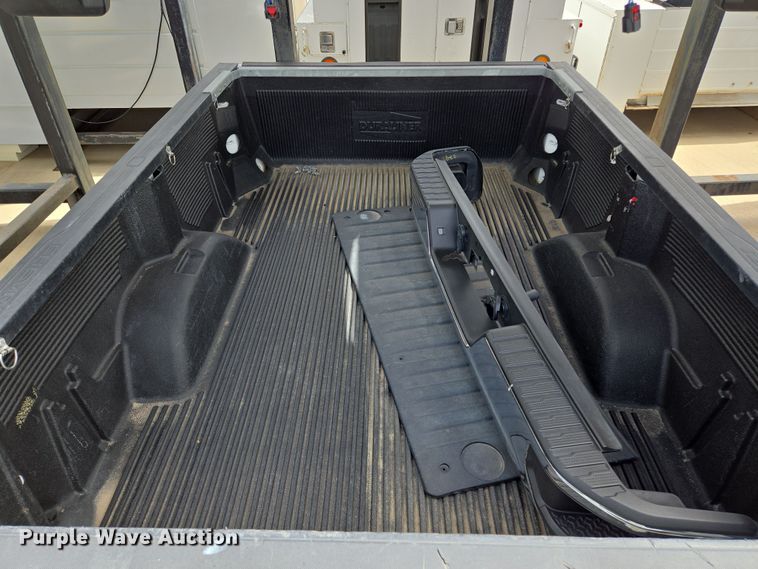 image for item EL5653 Pickup truck bed