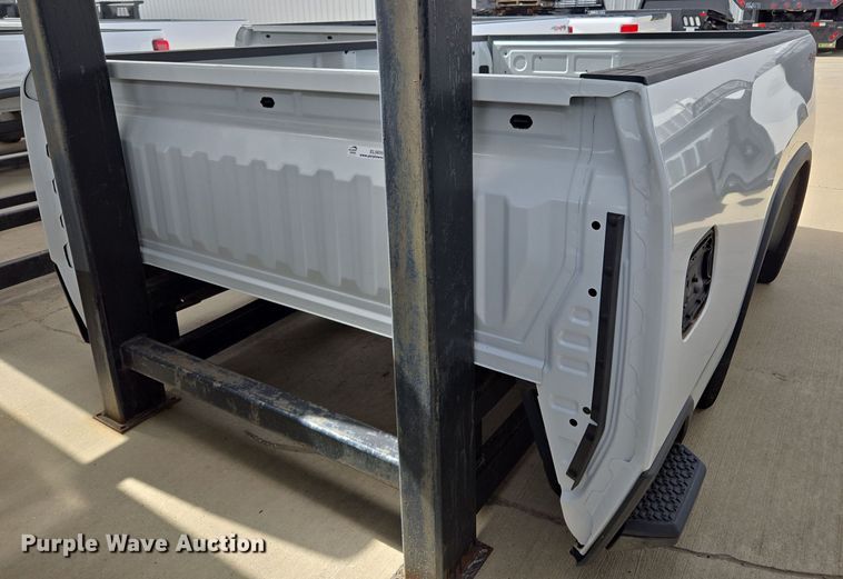 image for item EL5655 Pickup truck bed