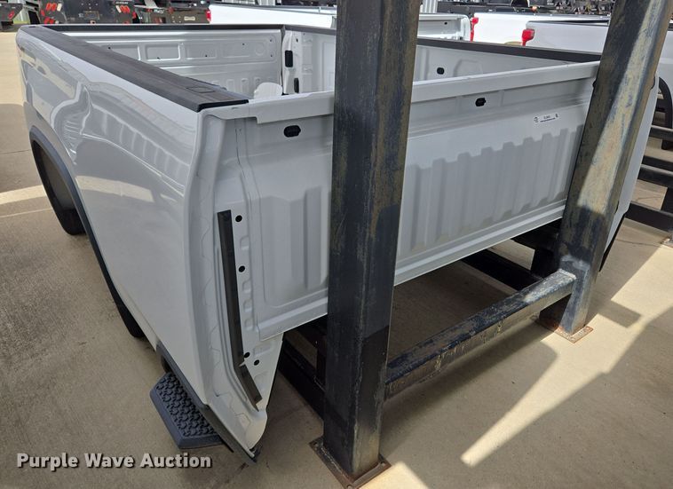 image for item EL5655 Pickup truck bed