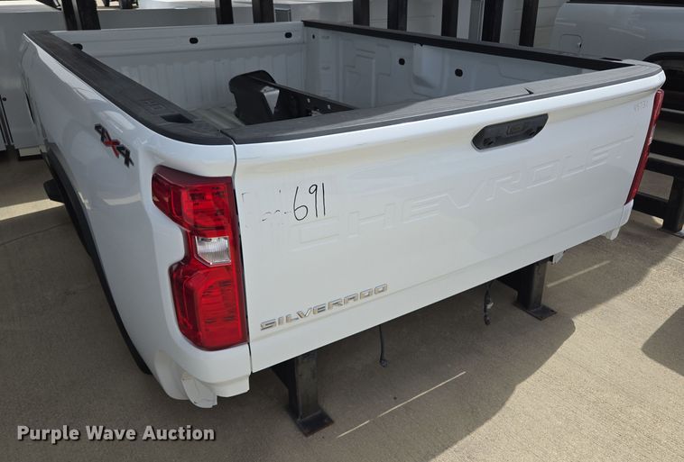 image for item EL5655 Pickup truck bed