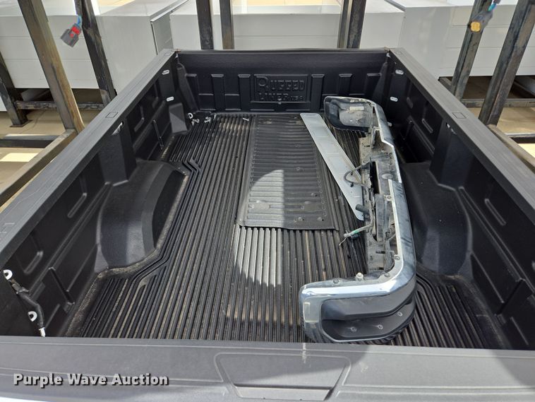 image for item EL5656 Pickup truck bed