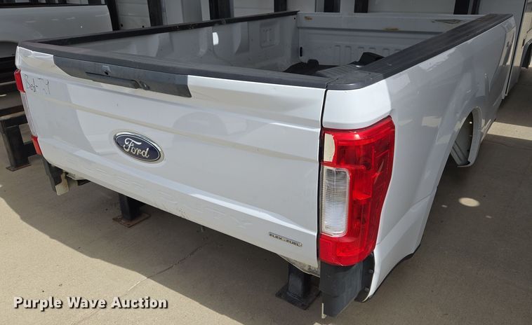 image for item EL5660 Pickup truck bed