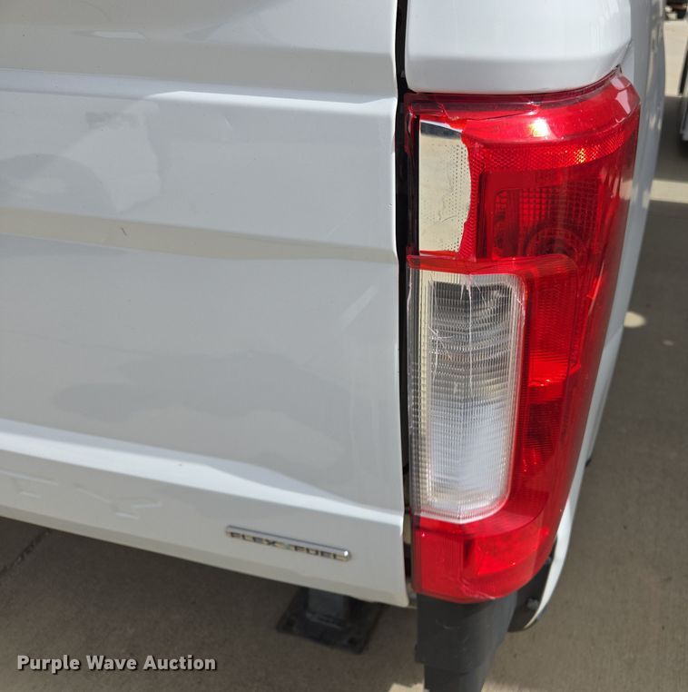 image for item EL5660 Pickup truck bed