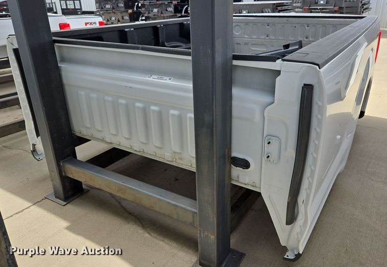 image for item EL5662 Pickup truck bed