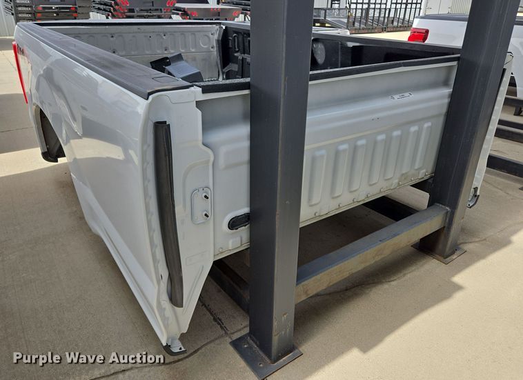 image for item EL5662 Pickup truck bed