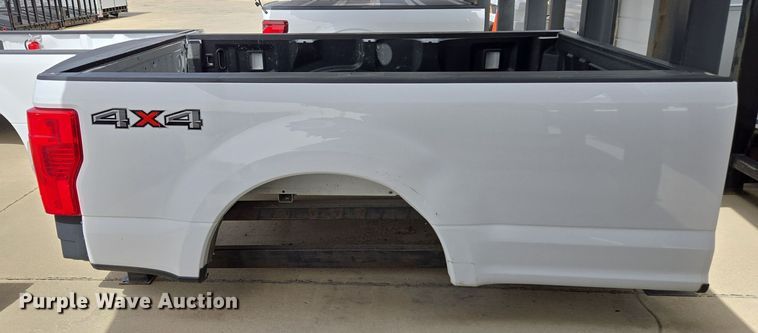 image for item EL5662 Pickup truck bed