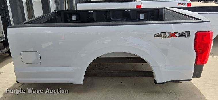 image for item EL5662 Pickup truck bed