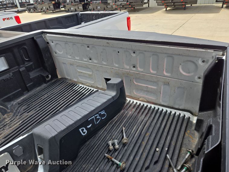 image for item EL5662 Pickup truck bed