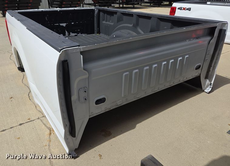 image for item EL5664 Pickup truck bed