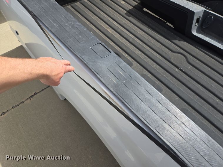 image for item EL5664 Pickup truck bed