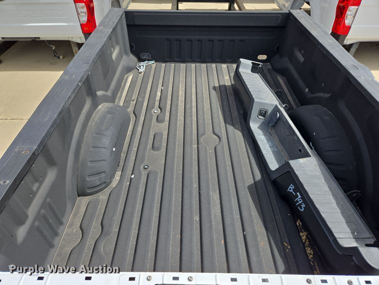 image for item EL5664 Pickup truck bed