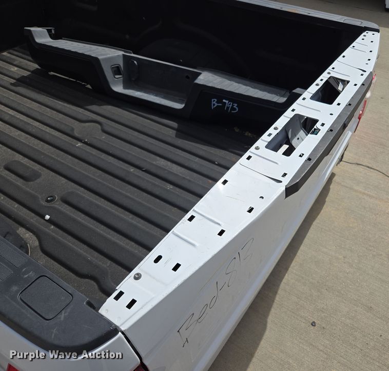 image for item EL5664 Pickup truck bed
