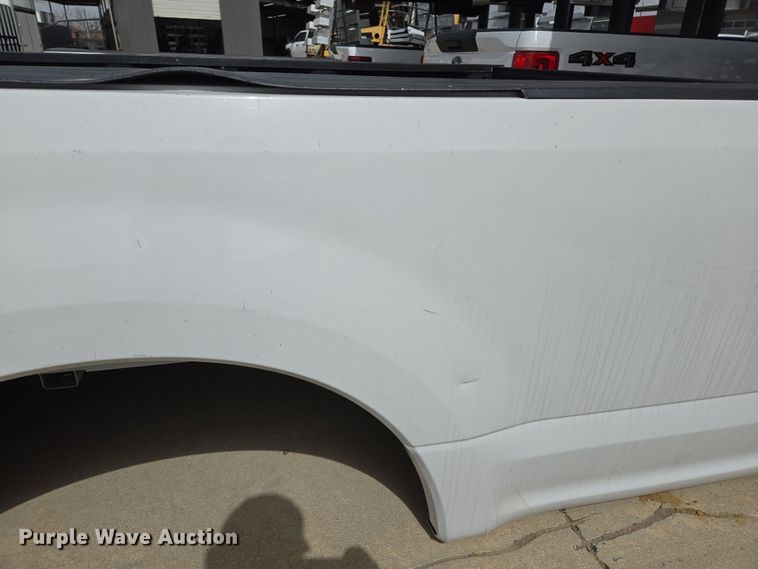 image for item EL5664 Pickup truck bed