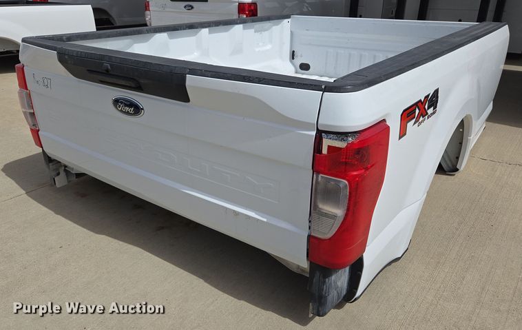 image for item EL5665 Pickup truck bed