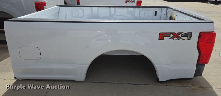 image for item EL5665 Pickup truck bed