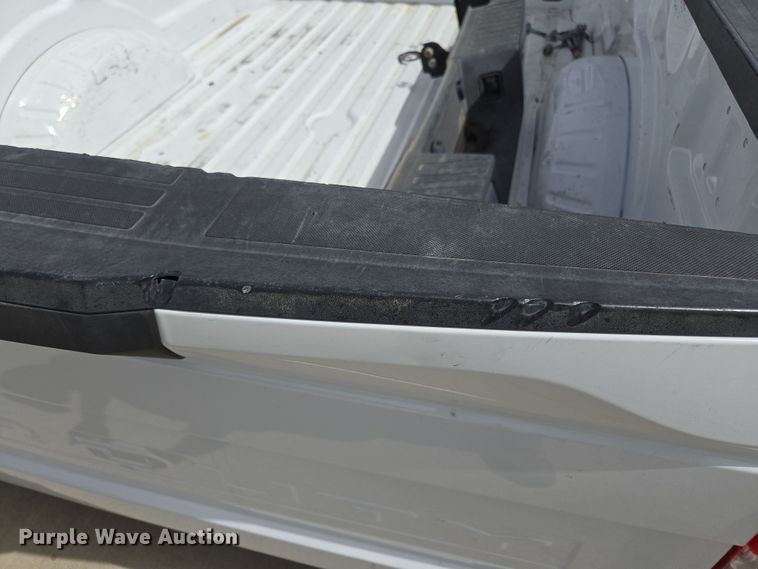 image for item EL5665 Pickup truck bed