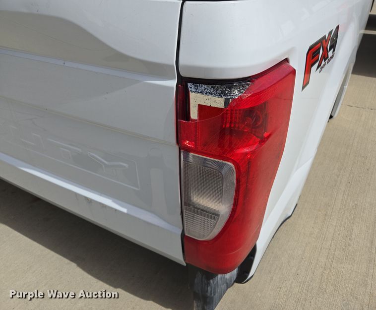 image for item EL5665 Pickup truck bed