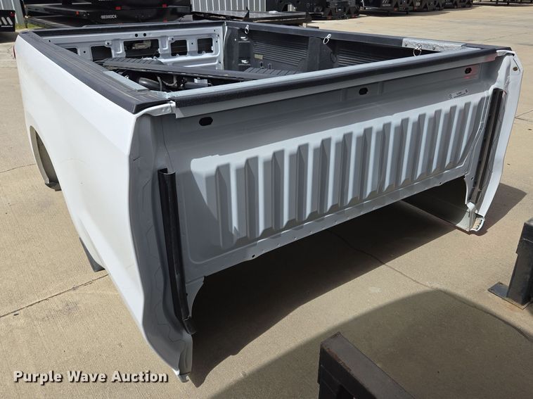 image for item EL5668 Pickup truck bed