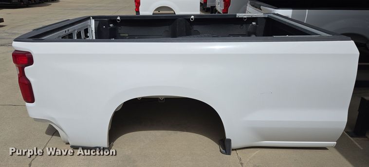 image for item EL5668 Pickup truck bed