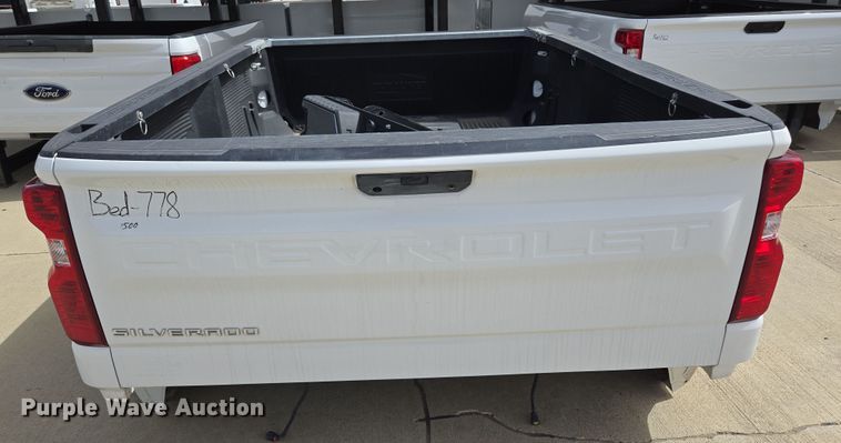 image for item EL5668 Pickup truck bed