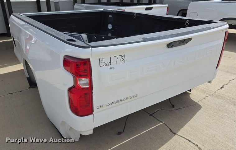 image for item EL5668 Pickup truck bed