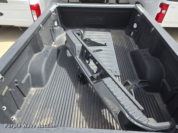 image for item EL5668 Pickup truck bed