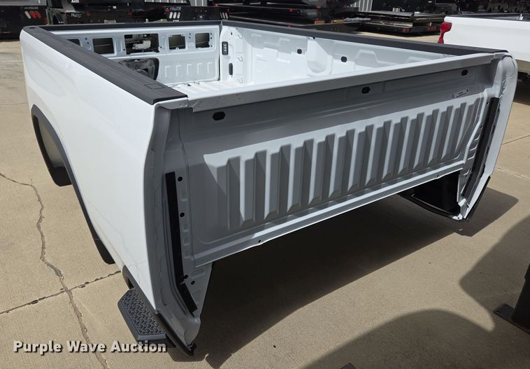image for item EL5669 Pickup truck bed