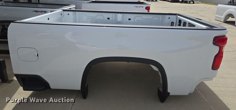 image for item EL5669 Pickup truck bed