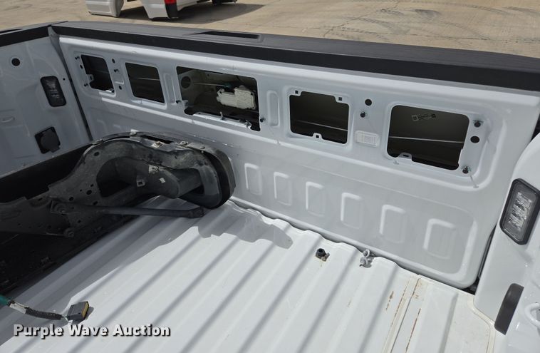 image for item EL5669 Pickup truck bed