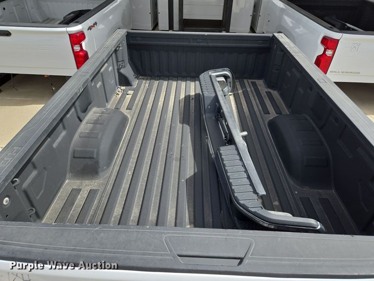 image for item EL5670 Pickup truck bed