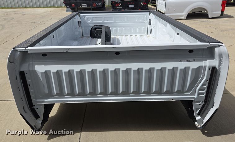 image for item EL5671 Pickup truck bed