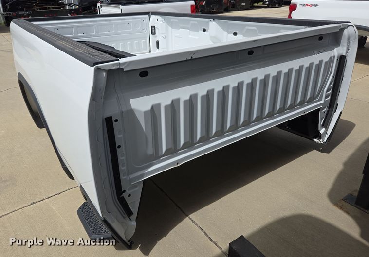 image for item EL5671 Pickup truck bed